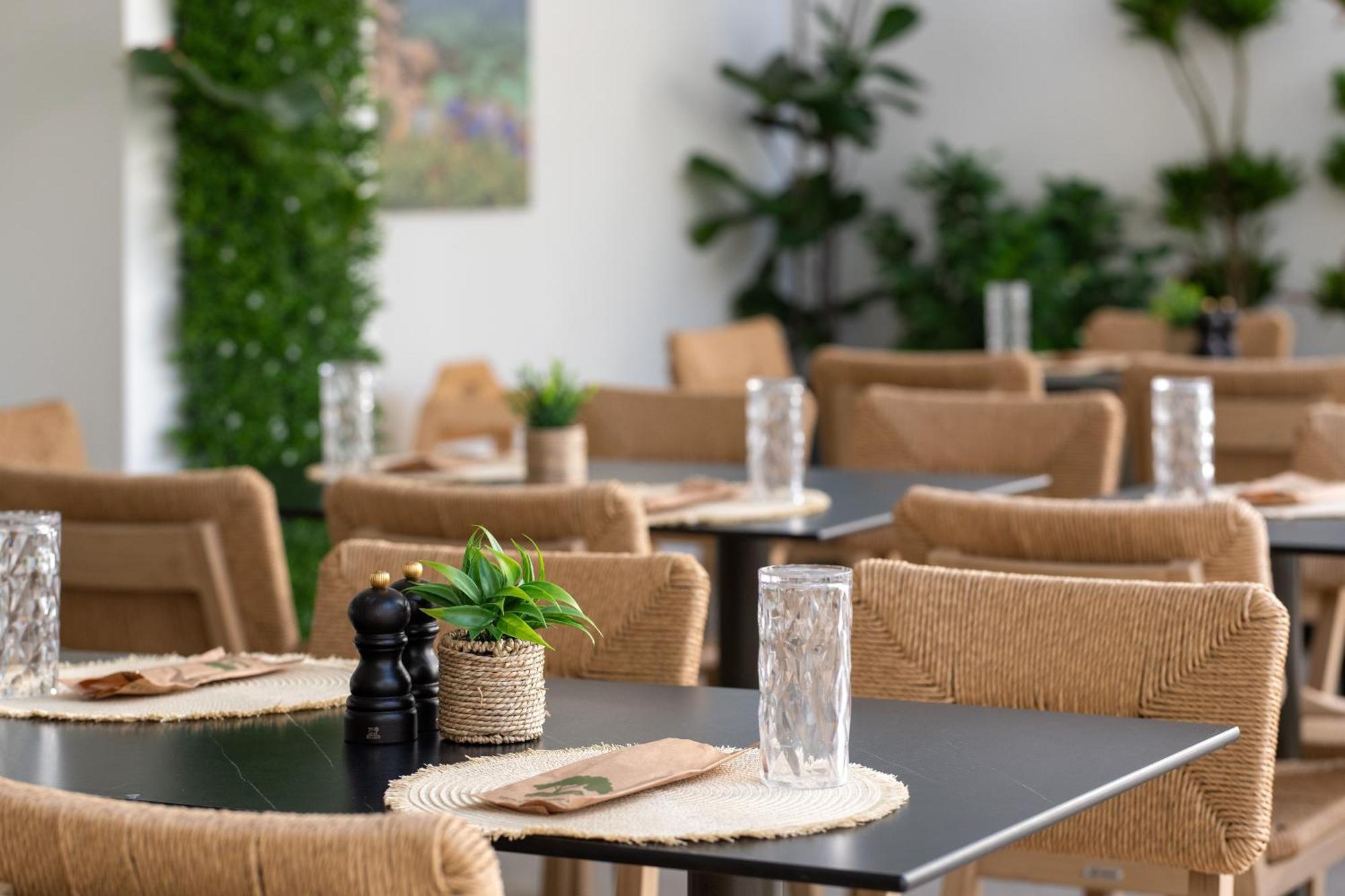 Hotel Acandia